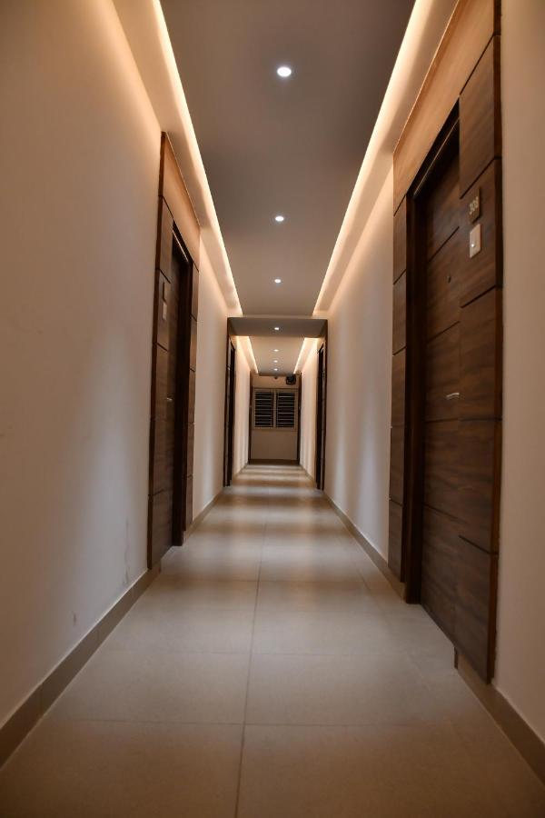 Hotel Adhikrishna Arcade à Erode Extérieur photo