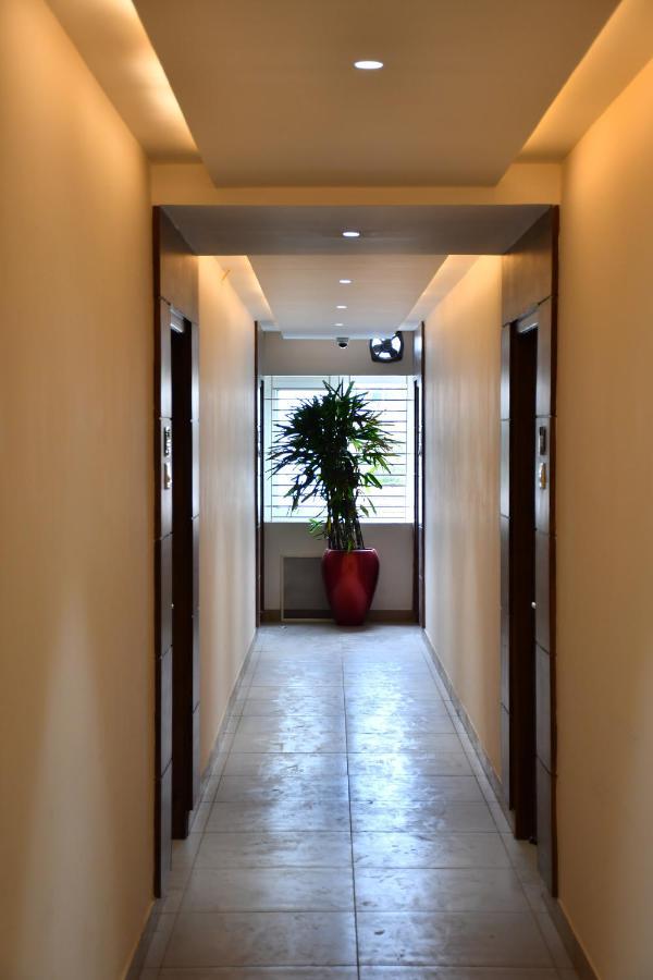Hotel Adhikrishna Arcade à Erode Extérieur photo