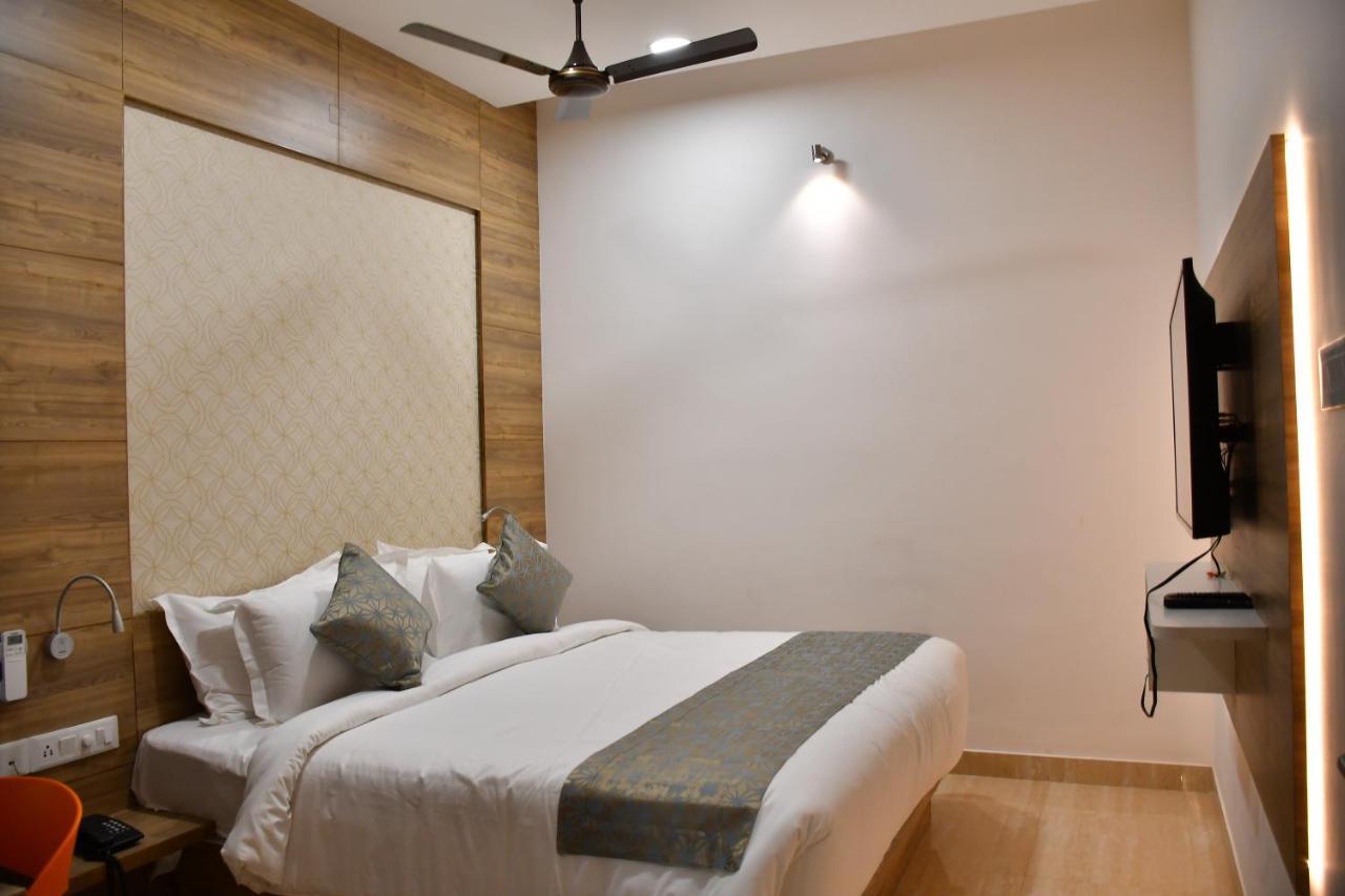 Hotel Adhikrishna Arcade à Erode Extérieur photo