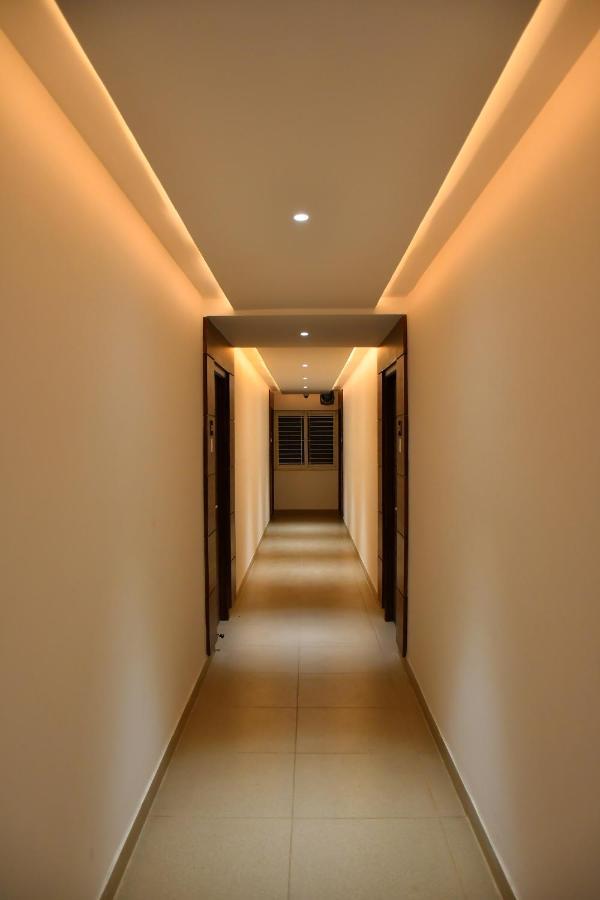 Hotel Adhikrishna Arcade à Erode Extérieur photo